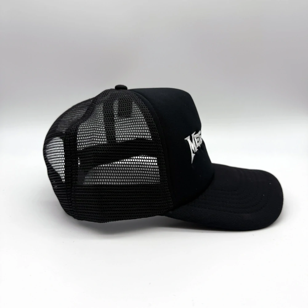 Čepice unisex Megaděda – bílá výšivka
