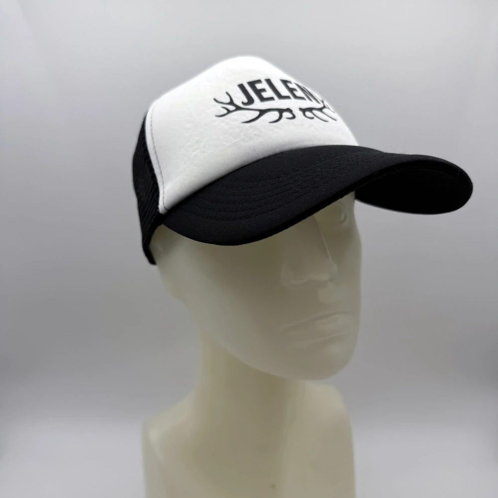 Čepice unisex Jelen 2026 - černá